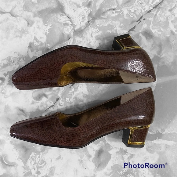 J. Renee Brown Snakeskin Patterned Shoes - Picture 5 of 9